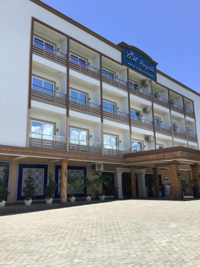 Em Royalle Hotel & Beach Resort San Juan  Extérieur photo