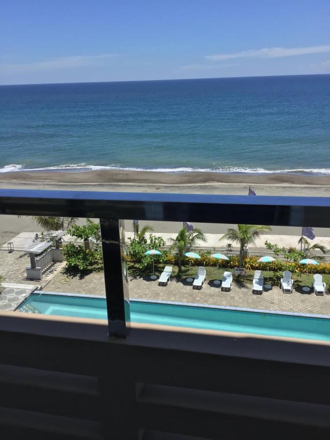 Em Royalle Hotel & Beach Resort San Juan  Extérieur photo