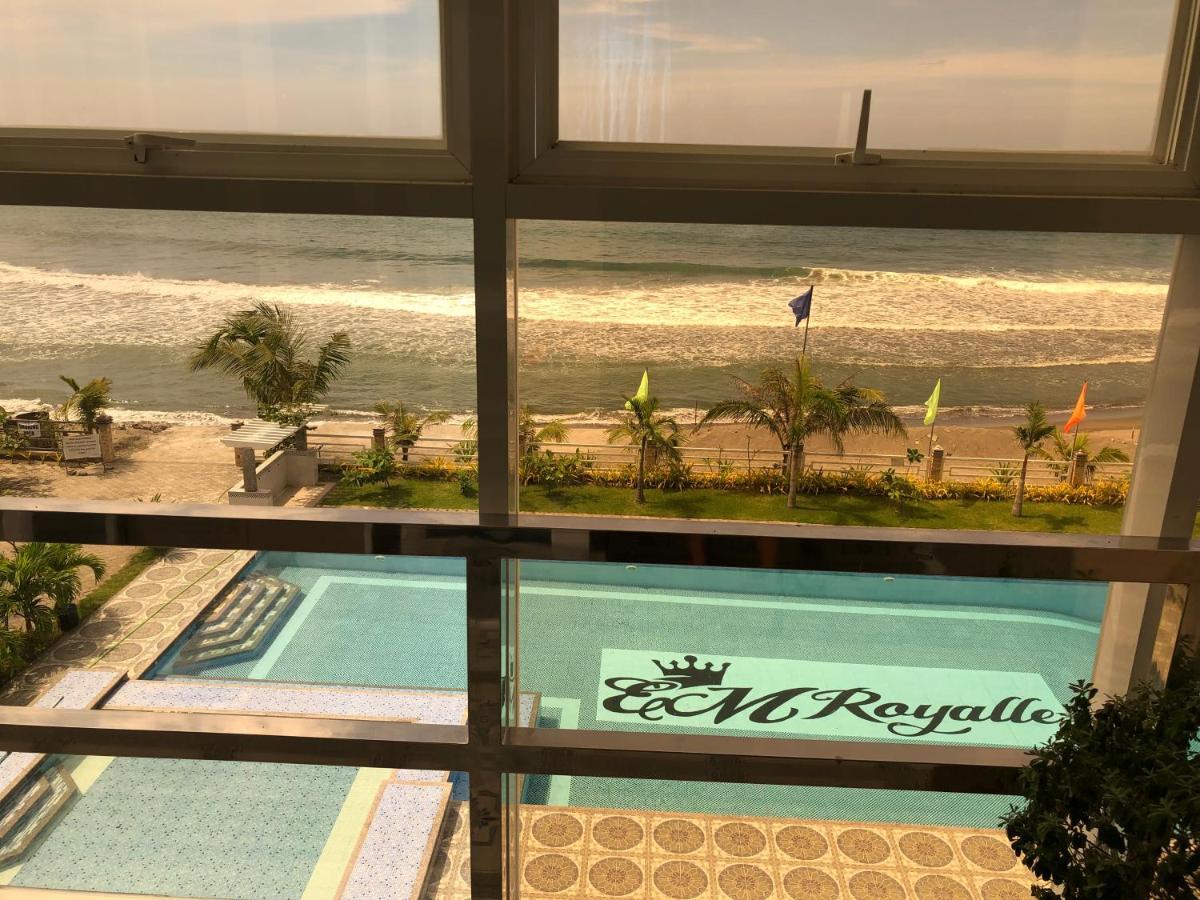 Em Royalle Hotel & Beach Resort San Juan  Extérieur photo