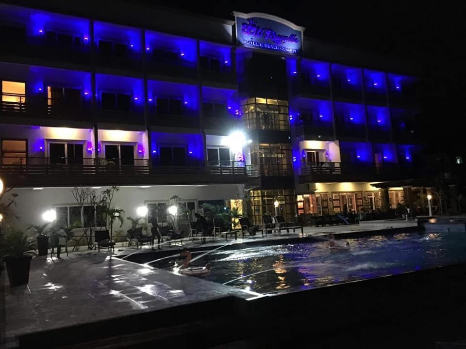 Em Royalle Hotel & Beach Resort San Juan  Extérieur photo
